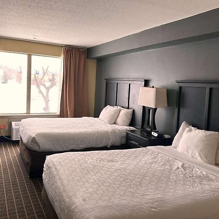 Days Inn & Suites By Wyndham Norton Shores Muskegon Muskegon Heights Exterior photo