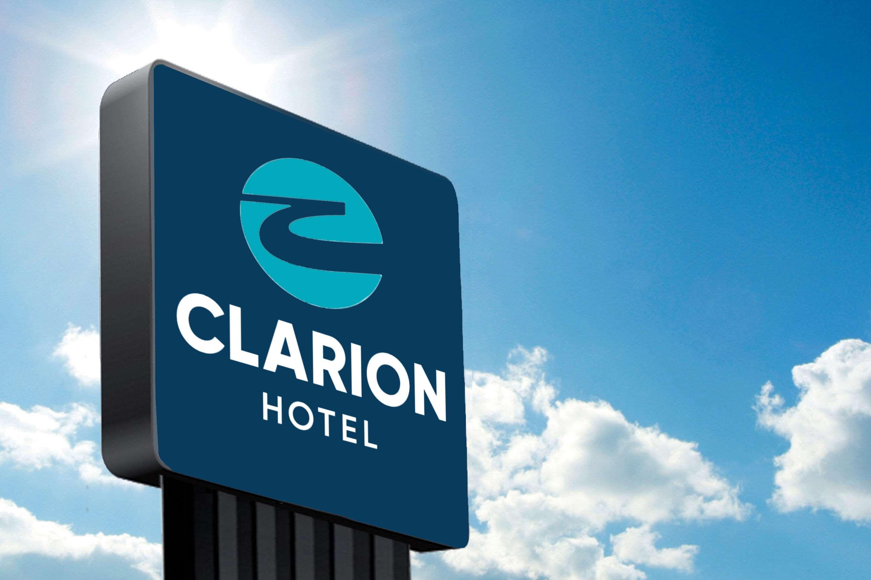 Clarion Inn & Suites Muskegon Heights Exterior photo