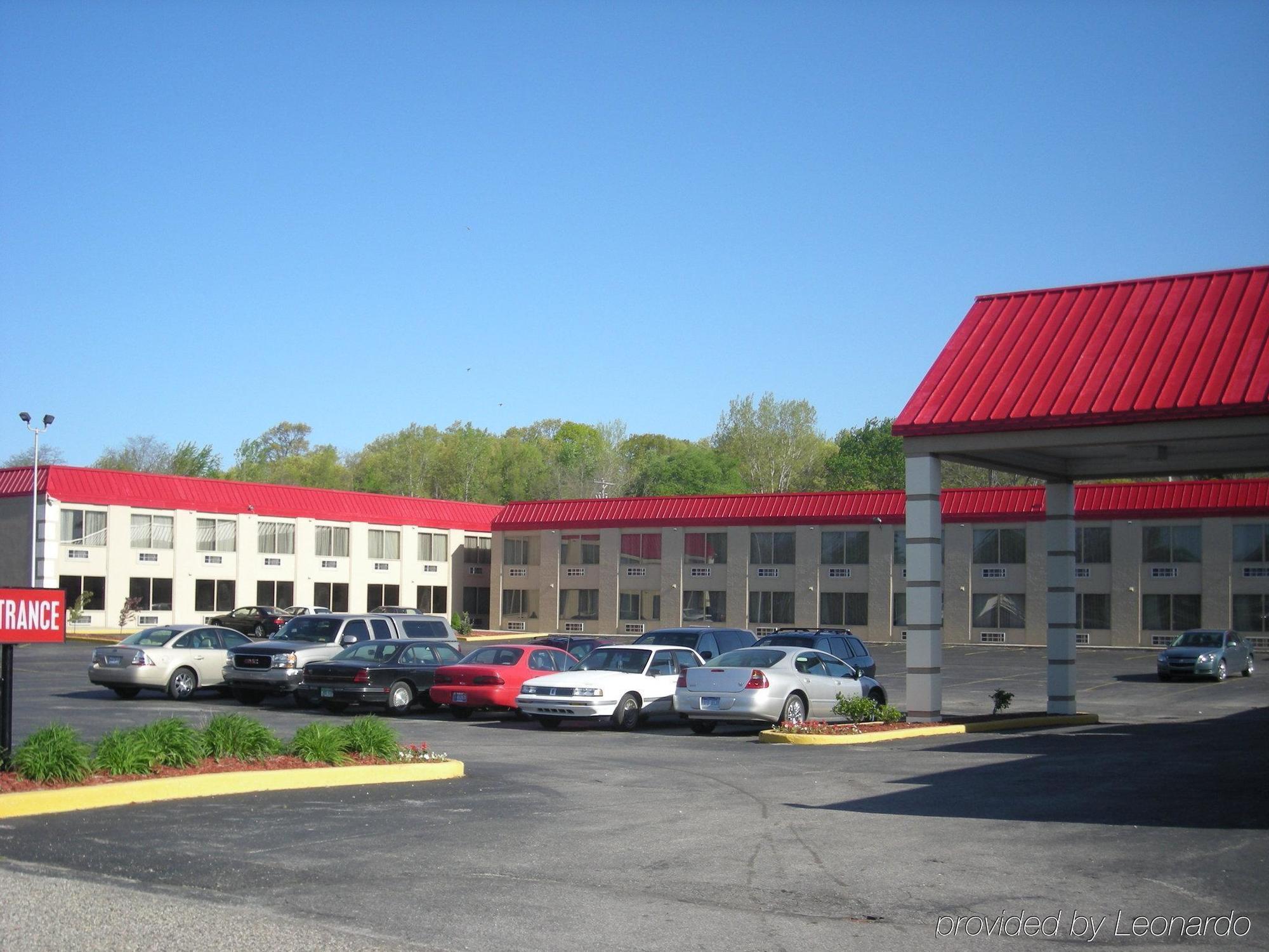 Days Inn & Suites By Wyndham Norton Shores Muskegon Muskegon Heights Exterior photo
