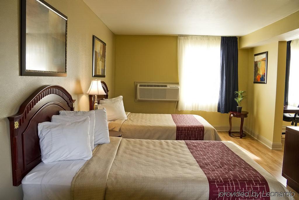 Days Inn & Suites By Wyndham Norton Shores Muskegon Muskegon Heights Room photo
