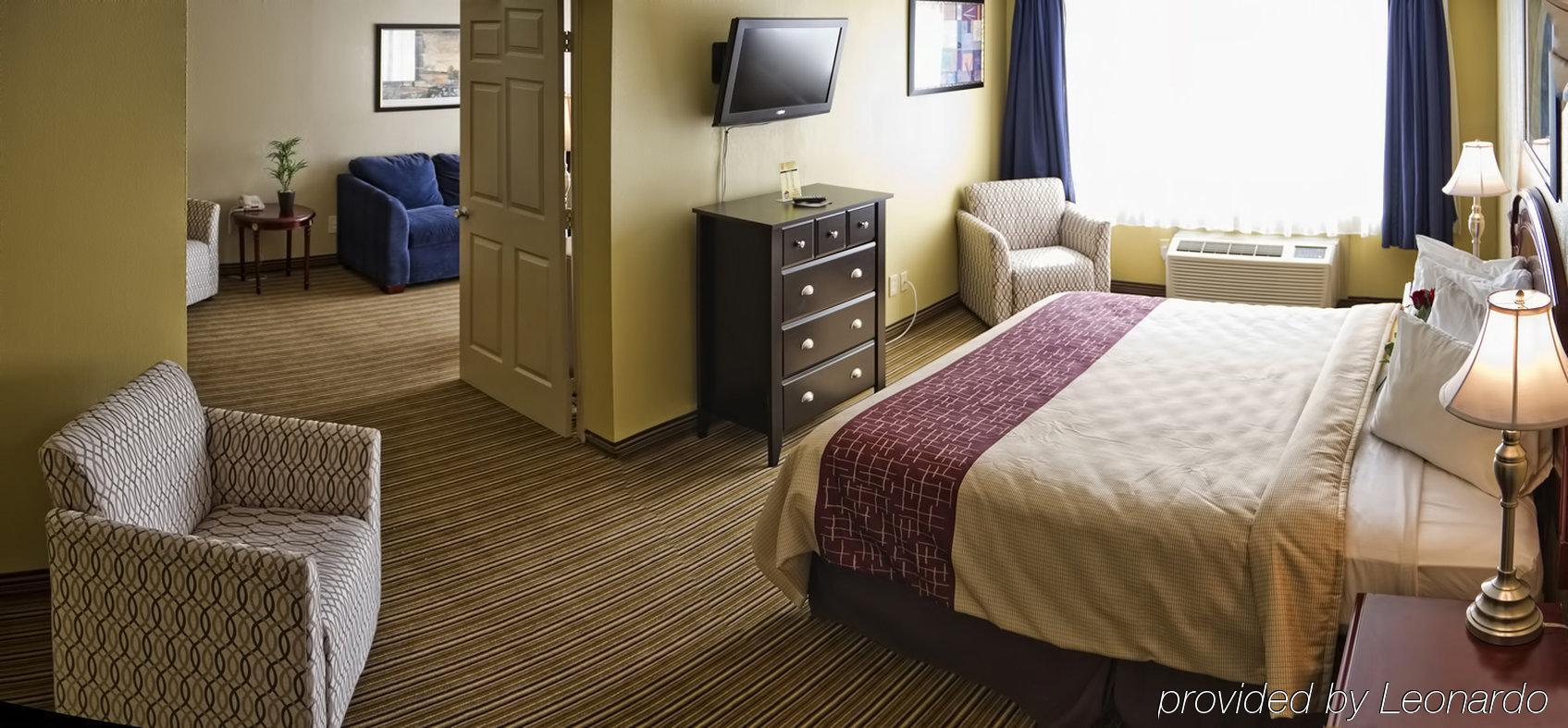 Days Inn & Suites By Wyndham Norton Shores Muskegon Muskegon Heights Room photo