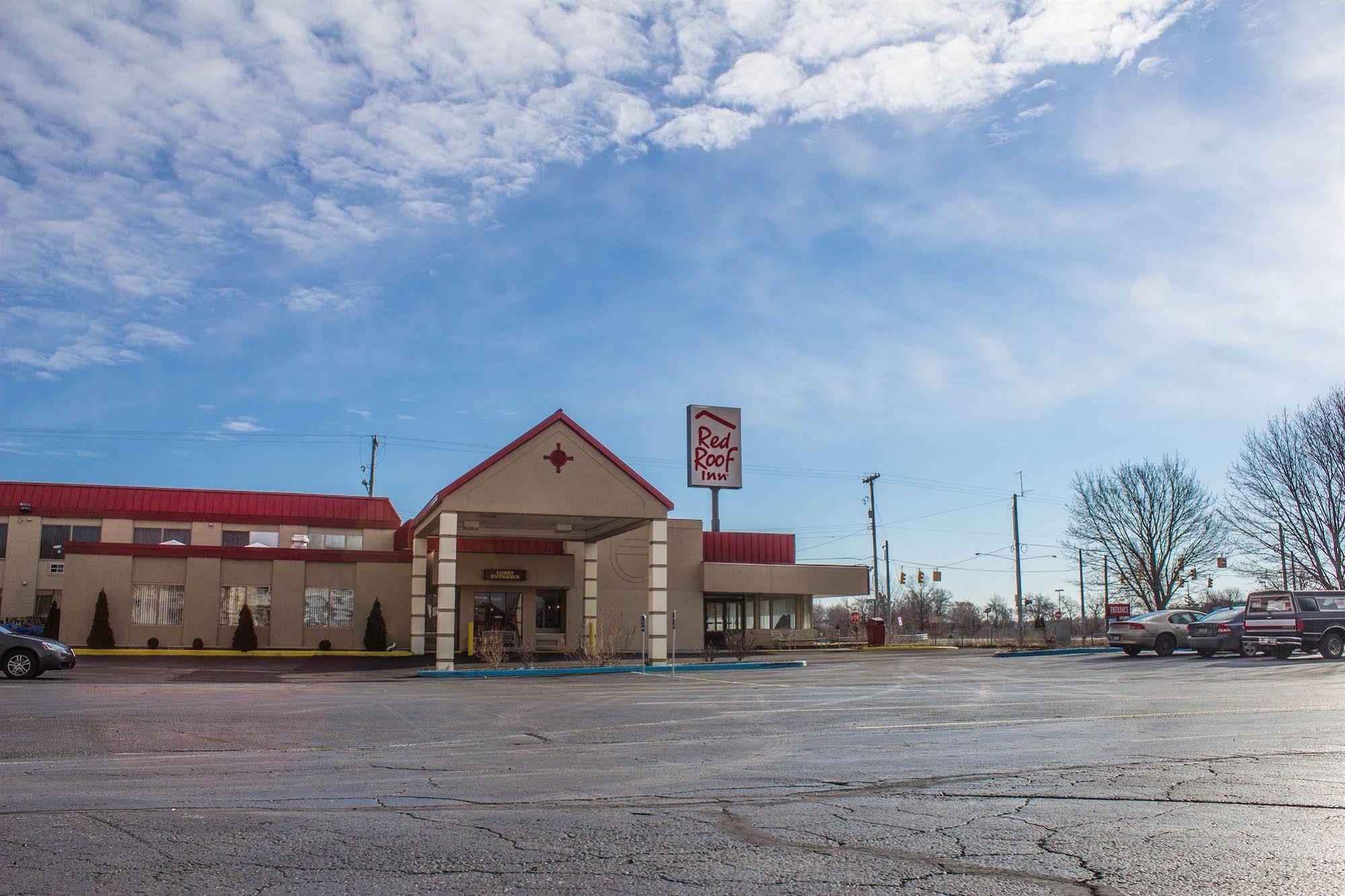 Days Inn & Suites By Wyndham Norton Shores Muskegon Muskegon Heights Exterior photo